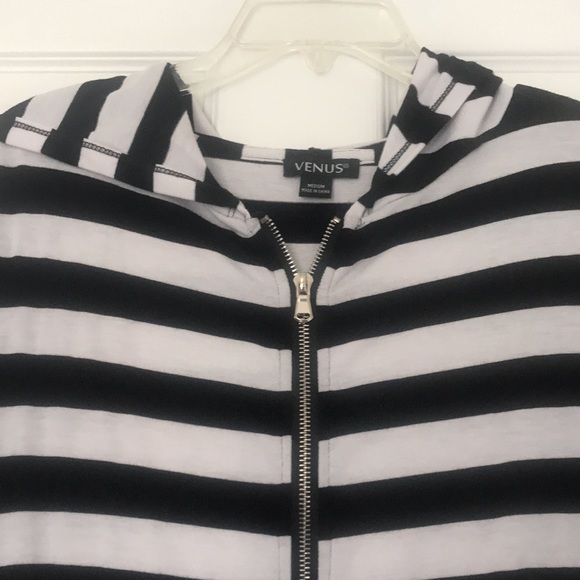 👙VENUS Black &White Striped Bathing Suit Cover👙 - Picture 3 of 9